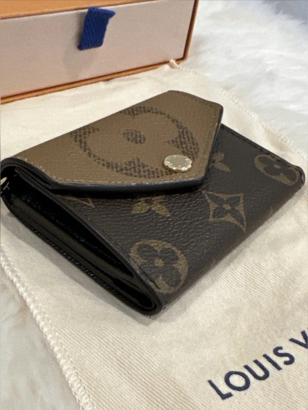 Louis Vuitton Giant Reverse Monogram Zo Wallet View 4